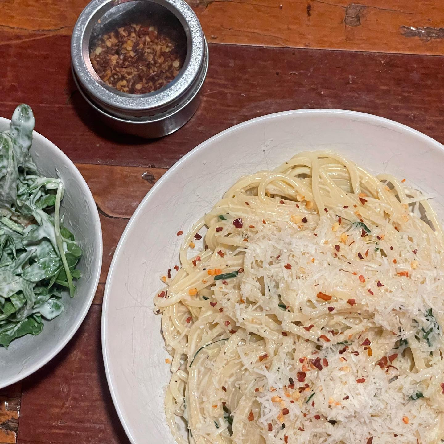 Full size image for Creamy pasta with lemon and chives.